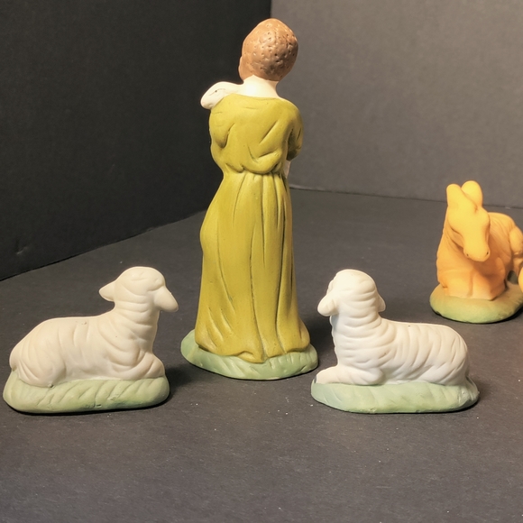 🎄PORCELAIN NATIVITY⭐ - Picture 8 of 16